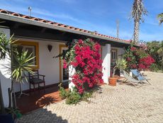 Da Silva Surf Lodges details