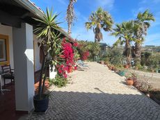 Da Silva Surf Lodges details