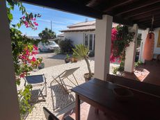 Da Silva Surf Lodges details